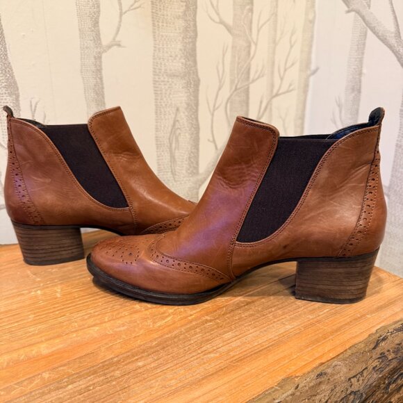 Paul Green Heeled Tan Leather Brogue Wingtip Chelsea Boots- Size 7.5 - Picture 5 of 9